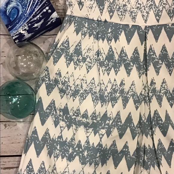 🎉HP🎉NWT 1.STATE Boho Blue and White Chevron Print Strapless Romper Size 4 - Picture 5 of 8